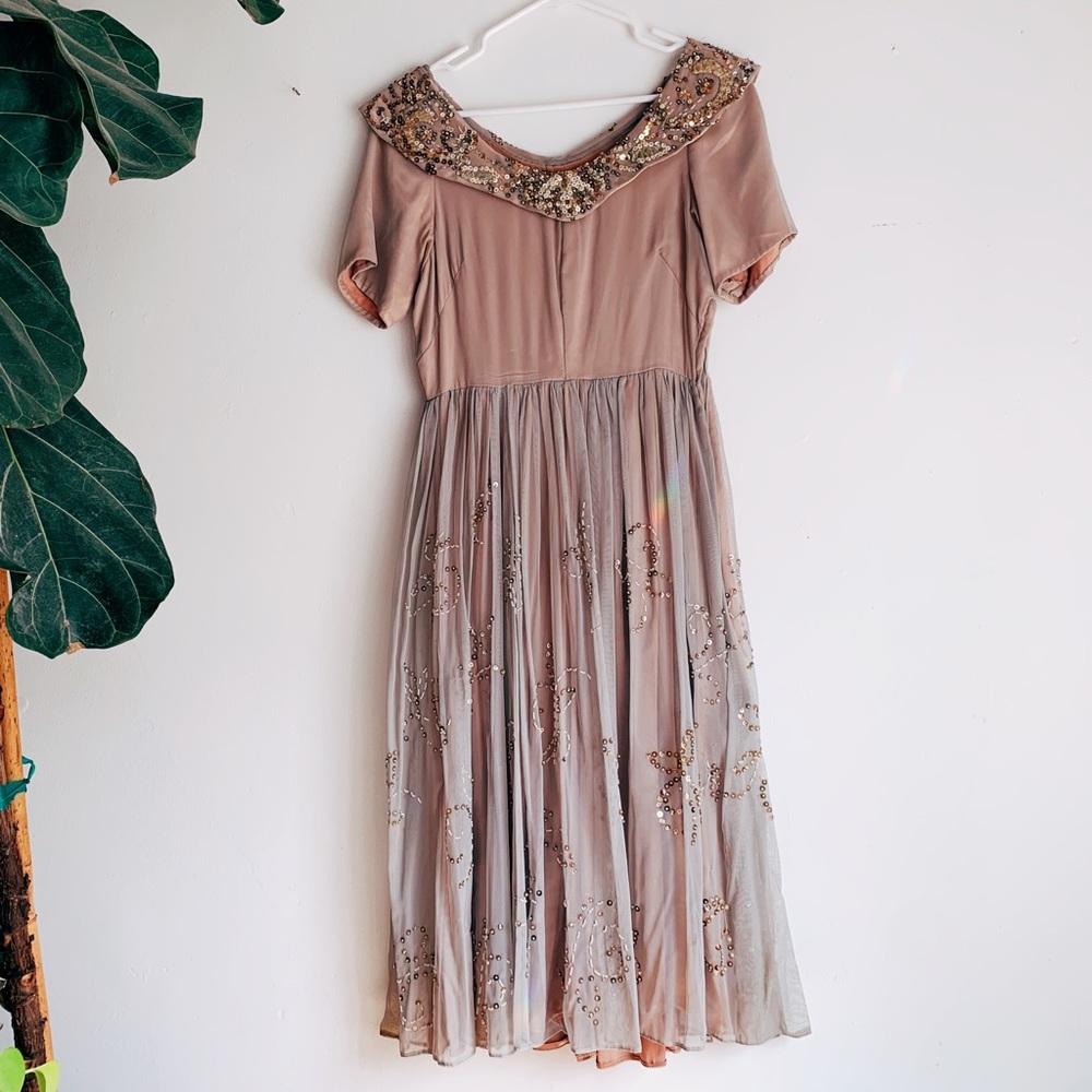Gorgeous vintage dress with sequin overlay S